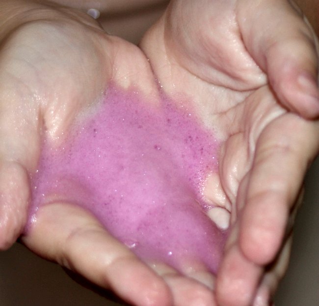 Great ideas to make bathtime FUN for kids!